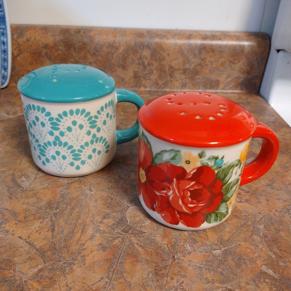 Pioneer Woman Salt and Pepper Shakers